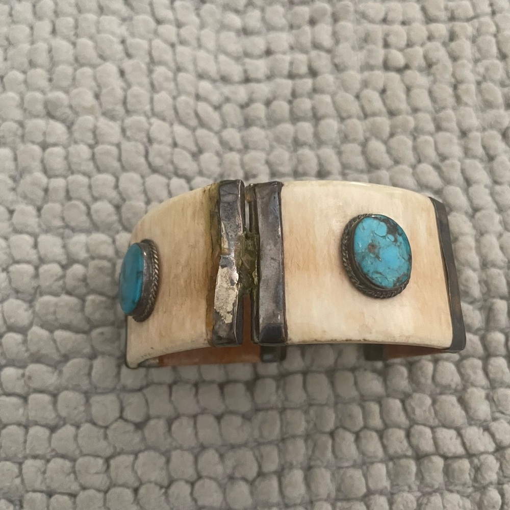 Naga handmade ivory/turq vintage bracelet